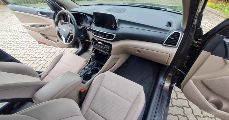 Hyundai Tucson cena 83500 przebieg: 154000, rok produkcji 2018 z Brzeziny małe 56